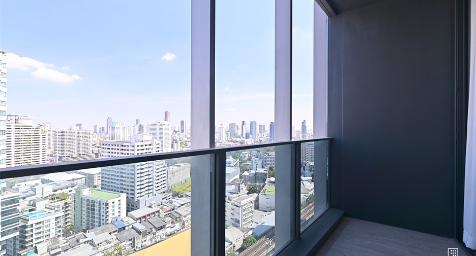 For sale 2 bedrooms condo in Khlong Toei, Bangkok