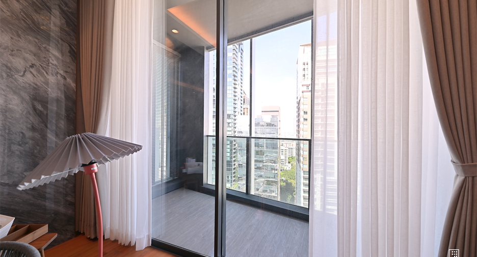 For sale 2 bedrooms condo in Khlong Toei, Bangkok
