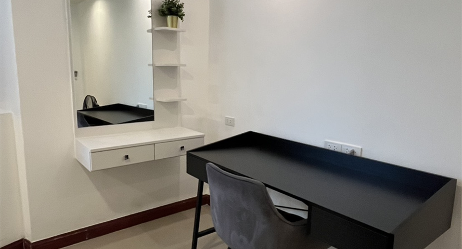 Wohnung zum Kauf mit 3 Zimmer in Khlong Toei, Bangkok