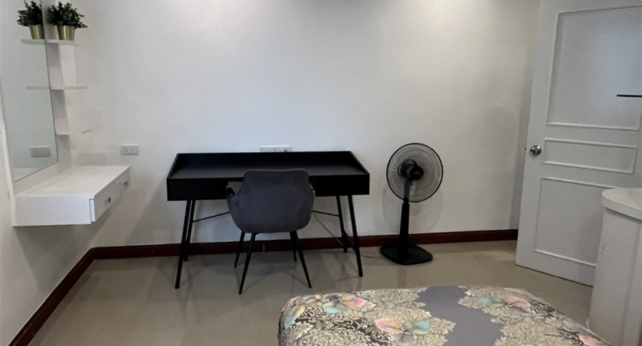 Wohnung zum Kauf mit 3 Zimmer in Khlong Toei, Bangkok