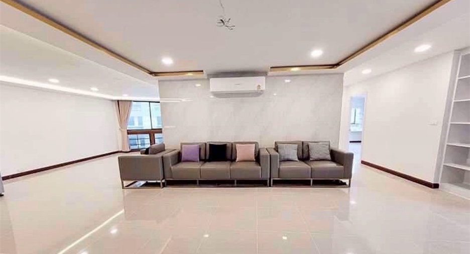 Wohnung zum Kauf mit 3 Zimmer in Khlong Toei, Bangkok