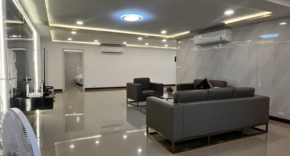 Wohnung zum Kauf mit 3 Zimmer in Khlong Toei, Bangkok