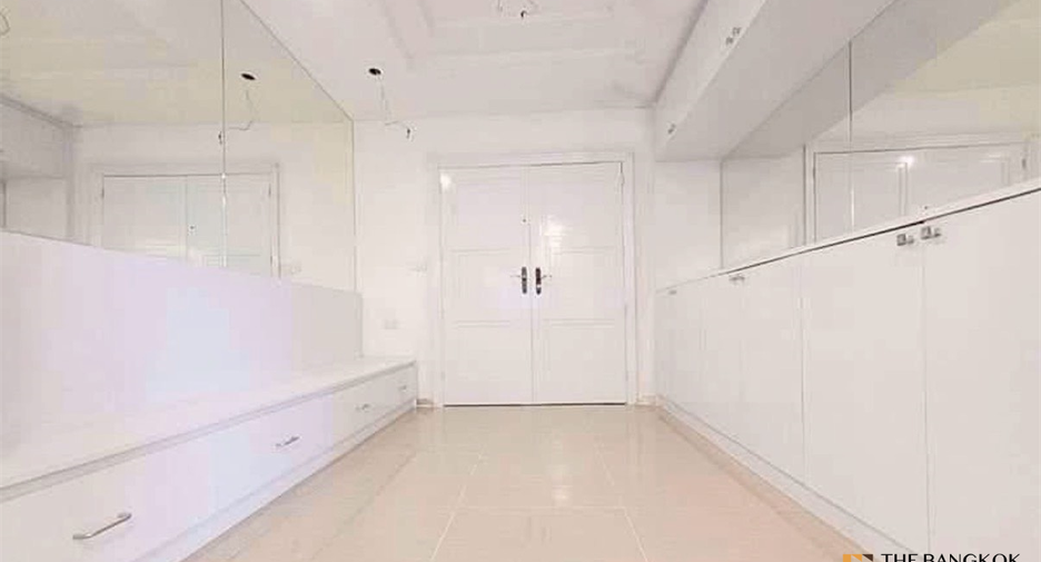 Wohnung zum Kauf mit 3 Zimmer in Khlong Toei, Bangkok