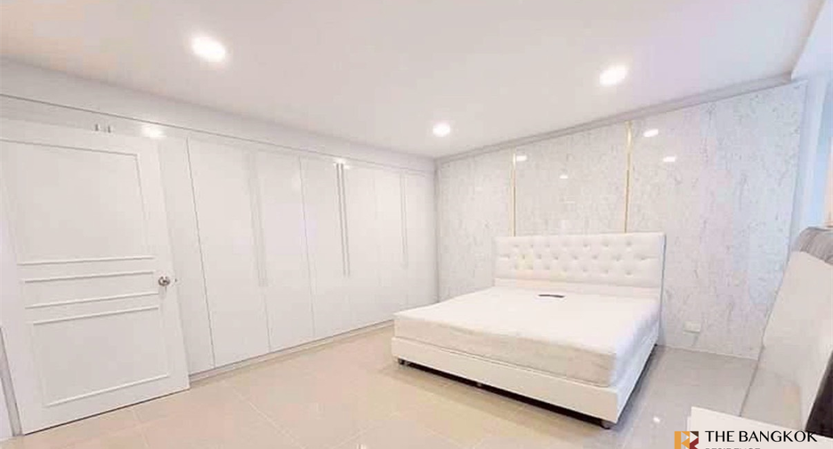 Wohnung zum Kauf mit 3 Zimmer in Khlong Toei, Bangkok