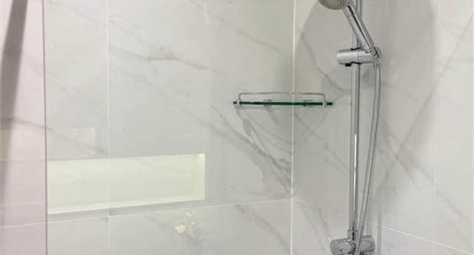 For sale 2 ベッドルーム condo in Yan Nawa, Bangkok