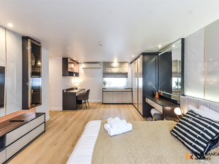 For sale 2 ベッドルーム condo in Yan Nawa, Bangkok