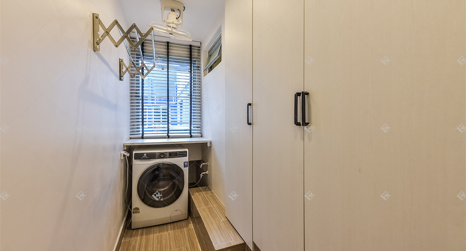 For sale 2 ベッドルーム condo in Yan Nawa, Bangkok