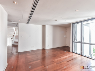 Condo en venta de 3 habitaciones en Yan Nawa, Bangkok