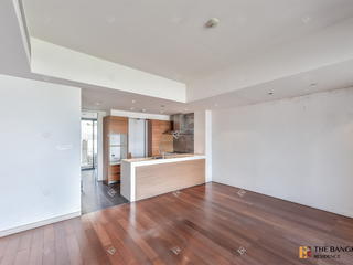 For sale 3 bedrooms condo in Yan Nawa, Bangkok