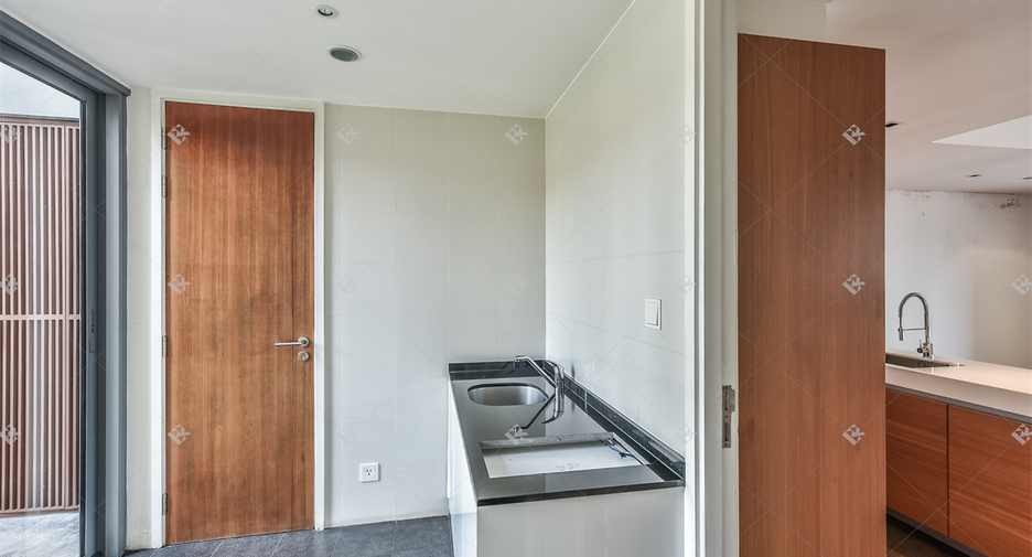 Wohnung zum Kauf mit 3 Zimmer in Yan Nawa, Bangkok