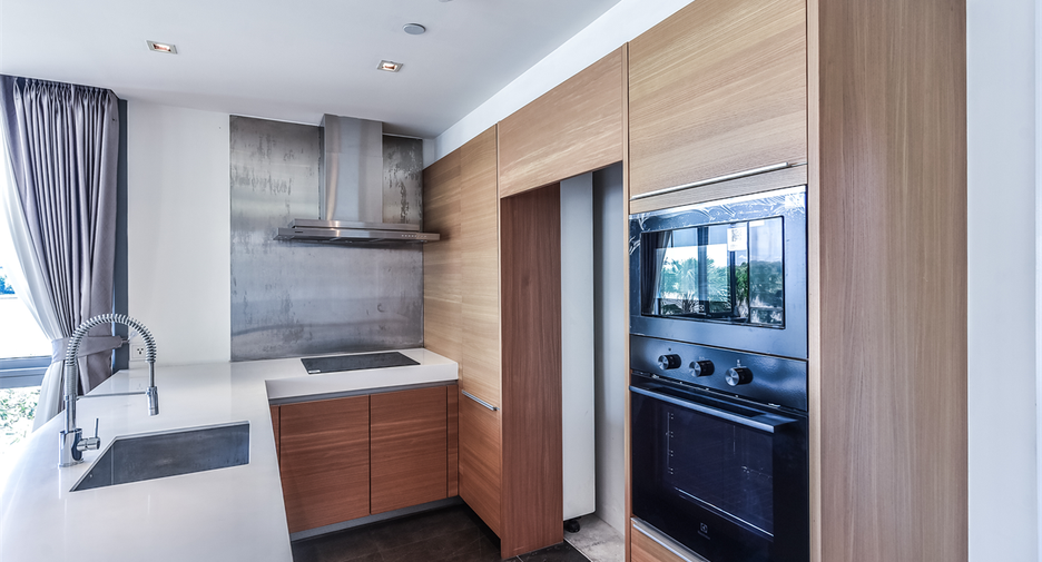 À vendre 3 chambres condo à Si Racha, Chonburi