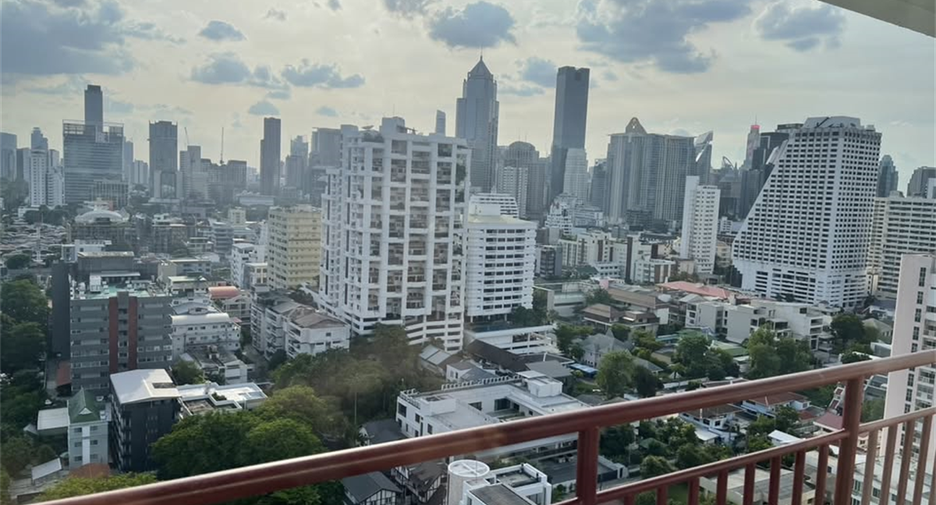 For sale 2 bedrooms condo in Khlong Toei, Bangkok