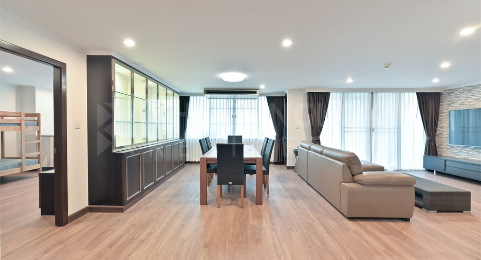 For sale 3 bedrooms condo in Khlong Toei, Bangkok