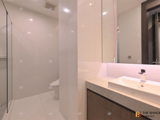 For sale 3 bedrooms condo in Khlong Toei, Bangkok