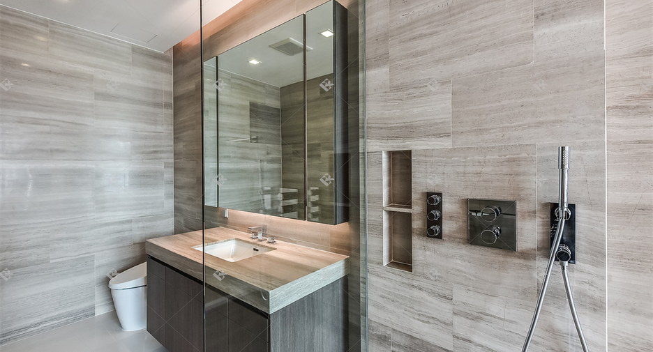 For sale 2 bedrooms condo in Khlong Toei, Bangkok