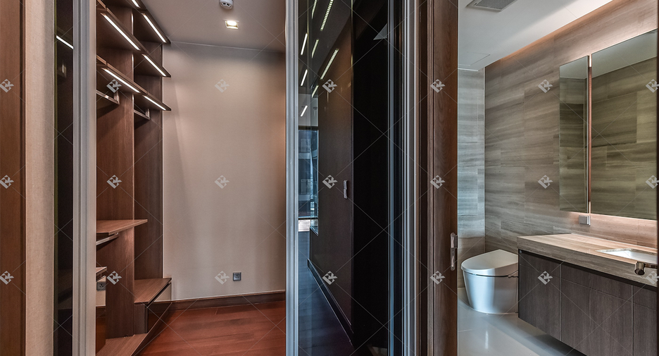 For sale 2 bedrooms condo in Khlong Toei, Bangkok
