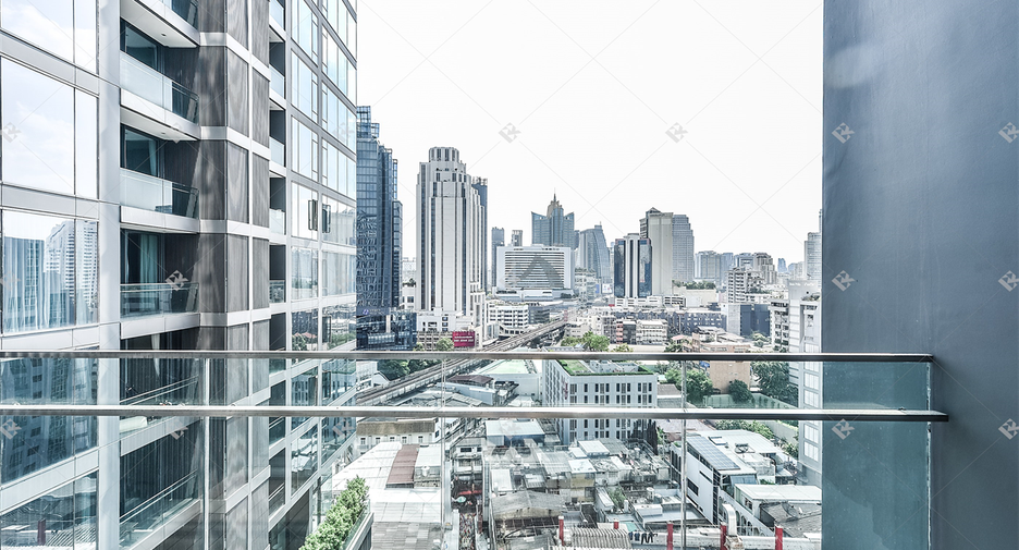 For sale 2 bedrooms condo in Khlong Toei, Bangkok