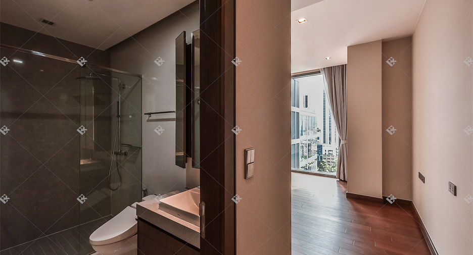 For sale 2 bedrooms condo in Khlong Toei, Bangkok