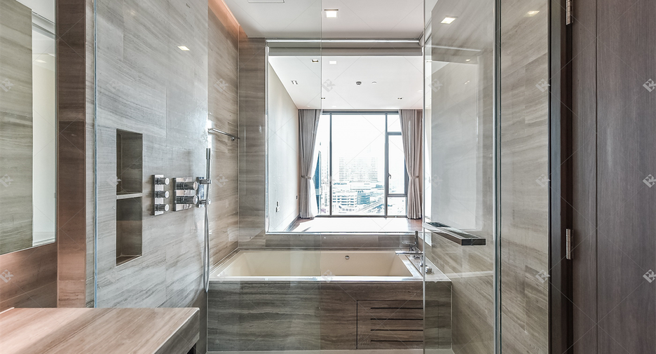 For sale 2 bedrooms condo in Khlong Toei, Bangkok