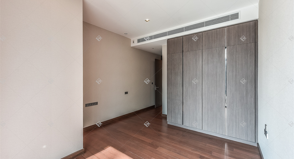 For sale 2 bedrooms condo in Khlong Toei, Bangkok