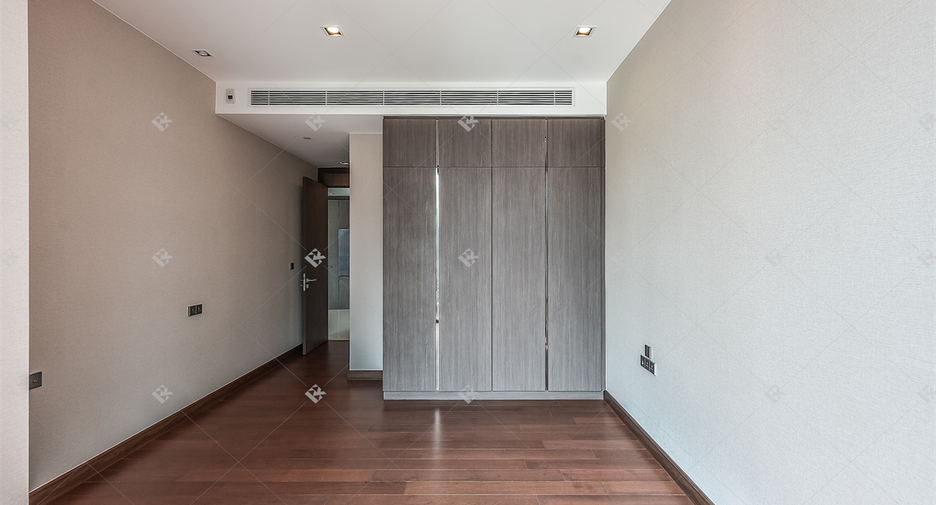 For sale 2 bedrooms condo in Khlong Toei, Bangkok