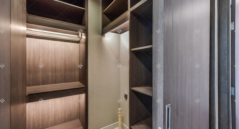 For sale 2 bedrooms condo in Khlong Toei, Bangkok