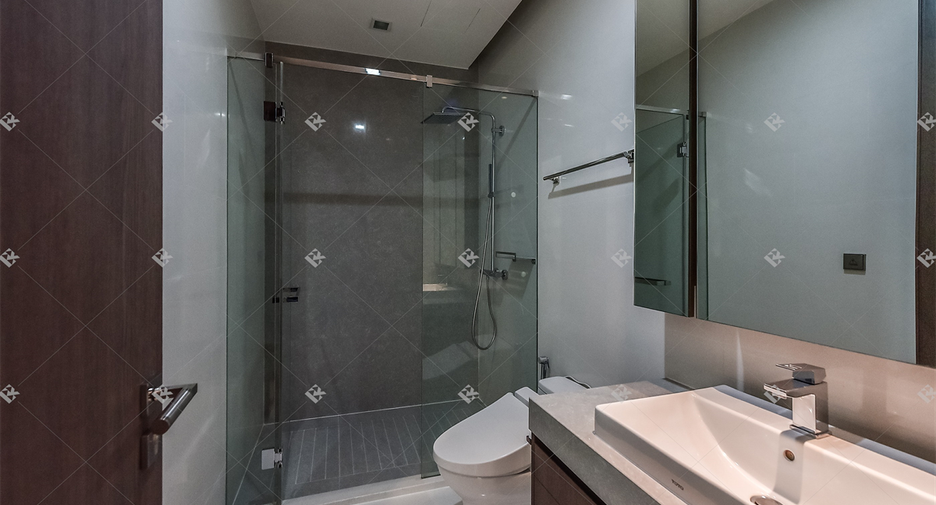 For sale 2 bedrooms condo in Khlong Toei, Bangkok