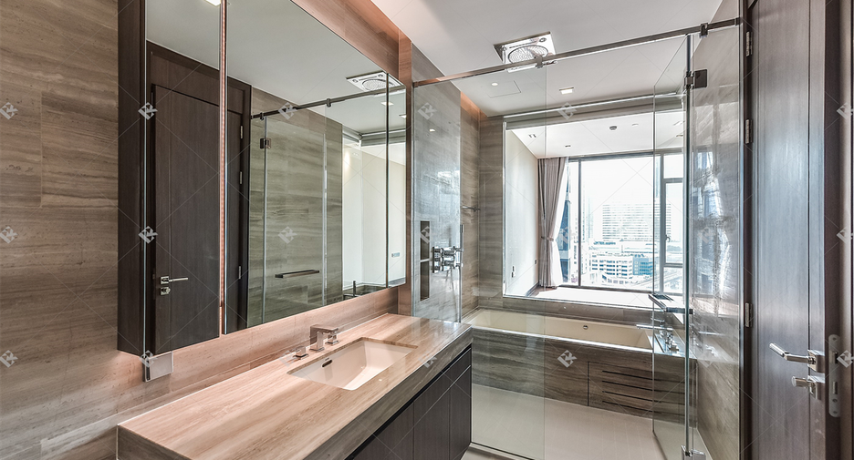 For sale 2 bedrooms condo in Khlong Toei, Bangkok