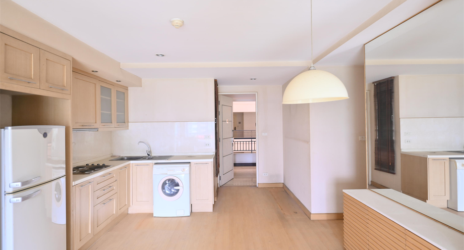 For sale 2 bedrooms condo in Watthana, Bangkok