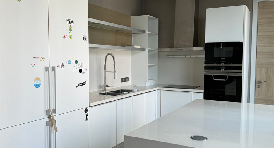 For sale 2 bedrooms condo in Pathum Wan, Bangkok