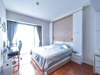 For sale 2 bedrooms condo in Yan Nawa, Bangkok