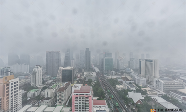 For sale 3 ベッドルーム condo in Sathon, Bangkok