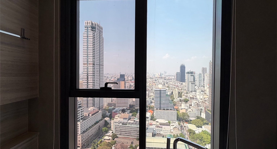 For sale 3 bedrooms condo in Sathon, Bangkok