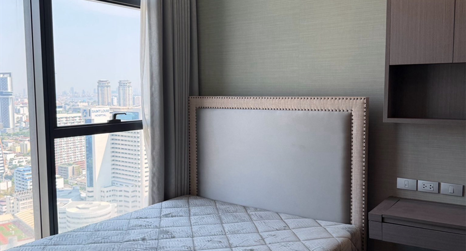 For sale 3 bedrooms condo in Sathon, Bangkok