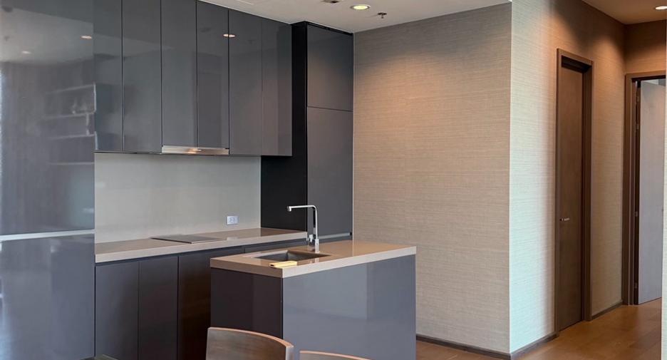 For sale 3 bedrooms condo in Sathon, Bangkok