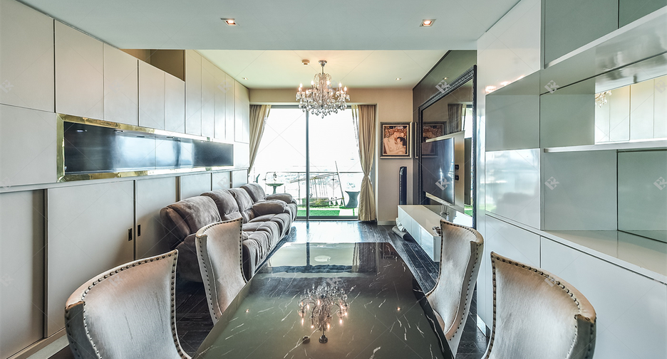 For sale 2 bedrooms condo in Yan Nawa, Bangkok