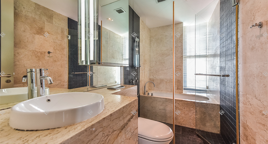 For sale 2 bedrooms condo in Yan Nawa, Bangkok