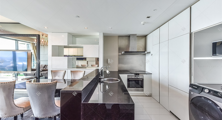 For sale 2 bedrooms condo in Yan Nawa, Bangkok
