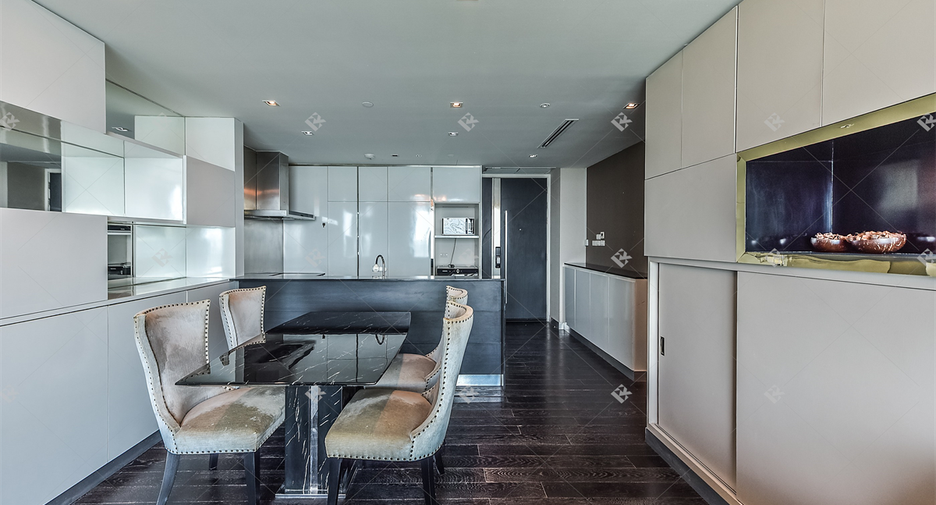 For sale 2 bedrooms condo in Yan Nawa, Bangkok