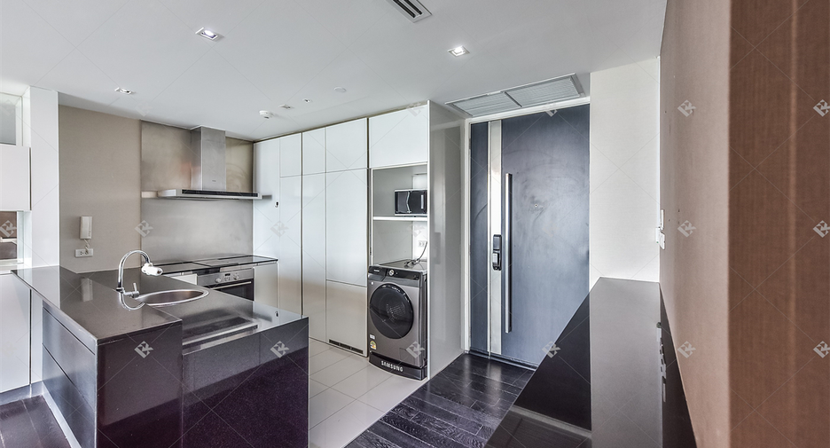 For sale 2 bedrooms condo in Yan Nawa, Bangkok