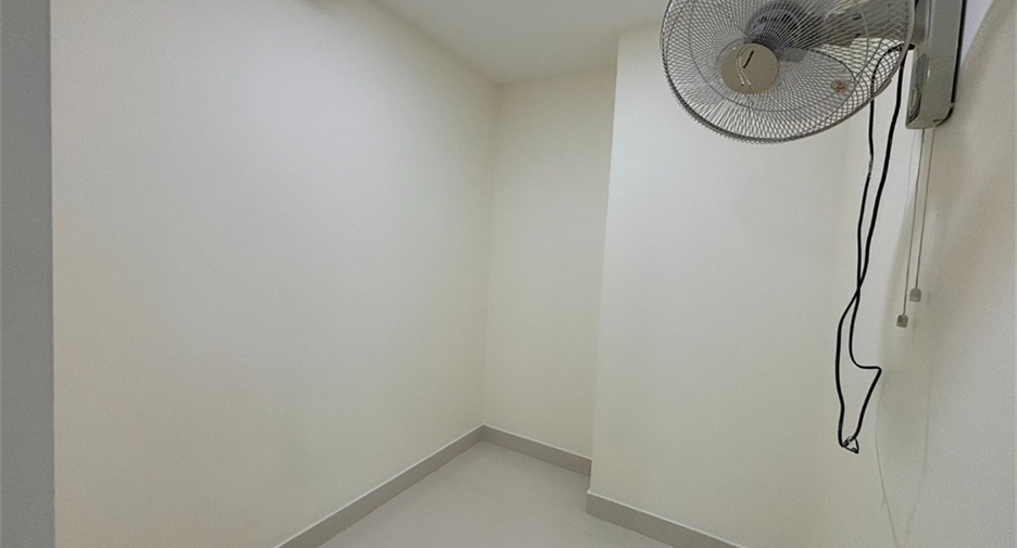 出售 3 卧室 公寓 在 Si Racha, Chon Buri