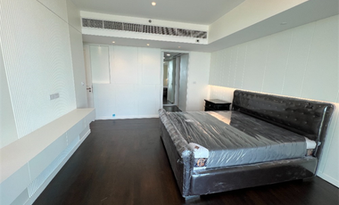 Condo en venta de 3 habitaciones en Yan Nawa, Bangkok