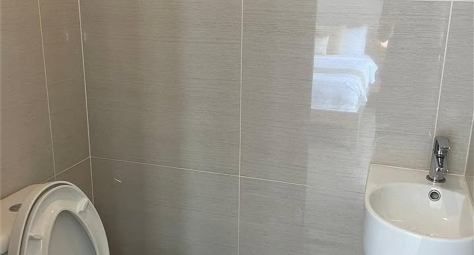 For sale 1 bed condo in Khlong Toei, Bangkok