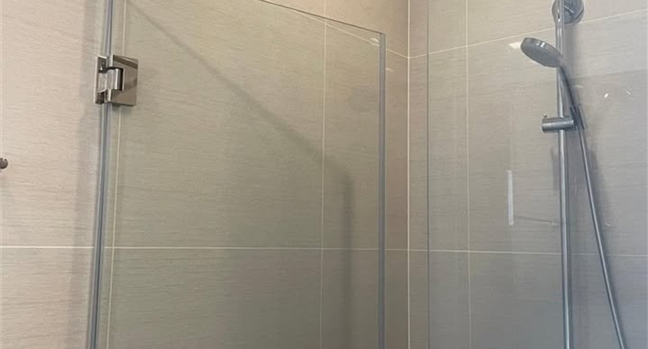 For sale 1 bed condo in Khlong Toei, Bangkok