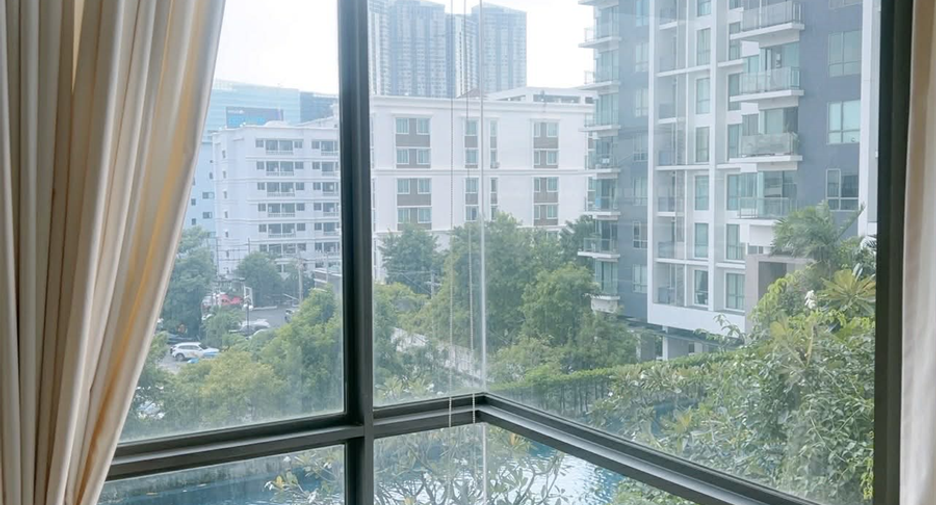À vendre 2 chambres condo à Phra Khanong, Bangkok