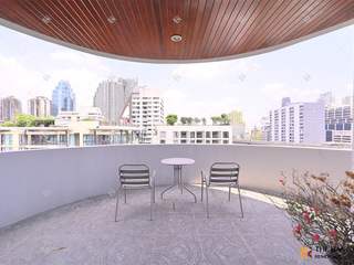 For sale 3 bedrooms condo in Khlong Toei, Bangkok