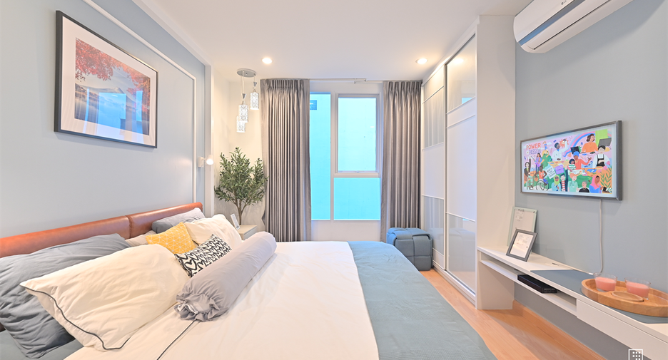 For sale 2 bedrooms condo in Watthana, Bangkok