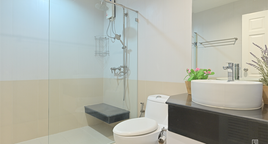 For sale 2 bedrooms condo in Watthana, Bangkok