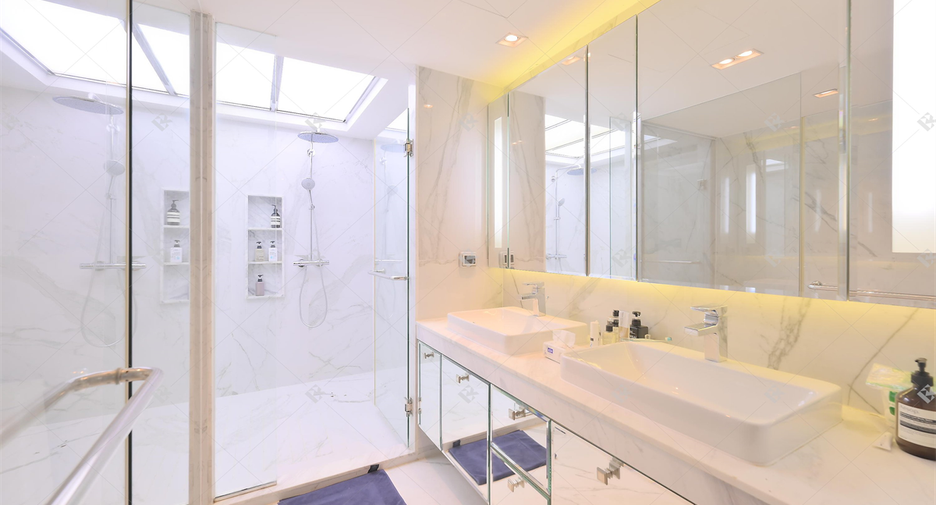 Wohnung zum Kauf mit 2 Zimmer in Pathum Wan, Bangkok