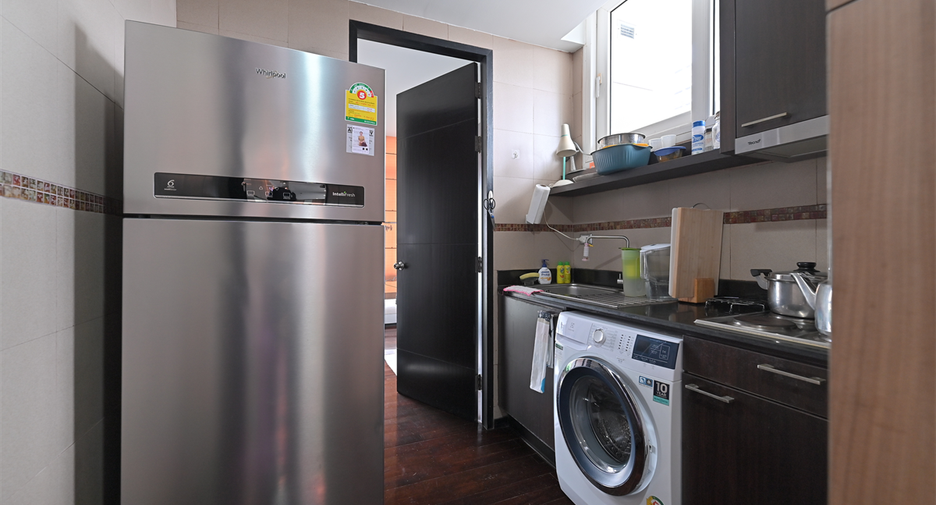 For sale 3 bedrooms condo in Watthana, Bangkok